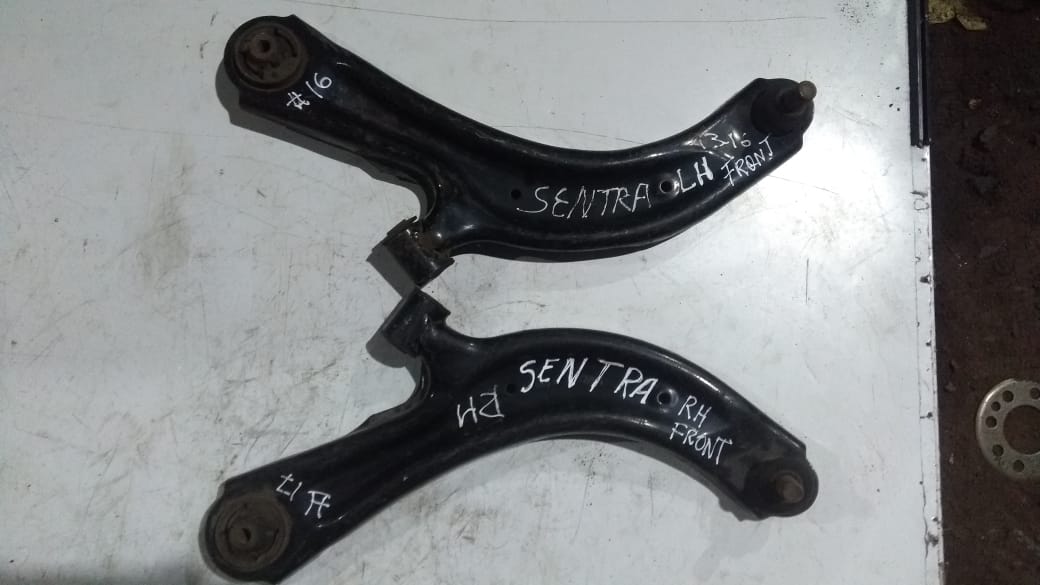 BANDEJAS DELANTERAS NISSAN SENTRA  2013 AL 2018